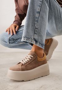 Renee - Brązowe Sneakersy na Platformie z Naturalnego Zamszu Latavesa. Okazja: na co dzień. Kolor: brązowy. Materiał: zamsz. Obcas: na platformie #1