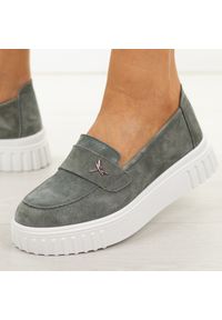 C.Szare skórzane półbuty damskie Vinceza 93218. Okazja: na co dzień. Kolor: szary. Materiał: skóra, zamsz. Sezon: wiosna, lato. Styl: casual, klasyczny, elegancki #1