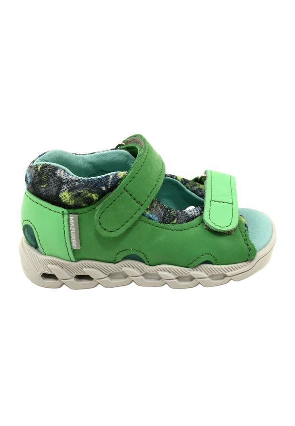 Sandałki na rzepy Mazurek 1363 Zielony zielone. Nosek buta: otwarty. Zapięcie: rzepy. Kolor: zielony. Materiał: skóra. Wzór: jednolity, paski