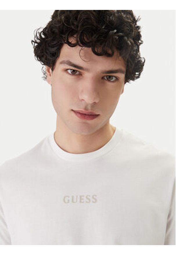 Guess T-Shirt M6GI27 K3249 Biały Regular Fit. Kolor: biały. Materiał: bawełna
