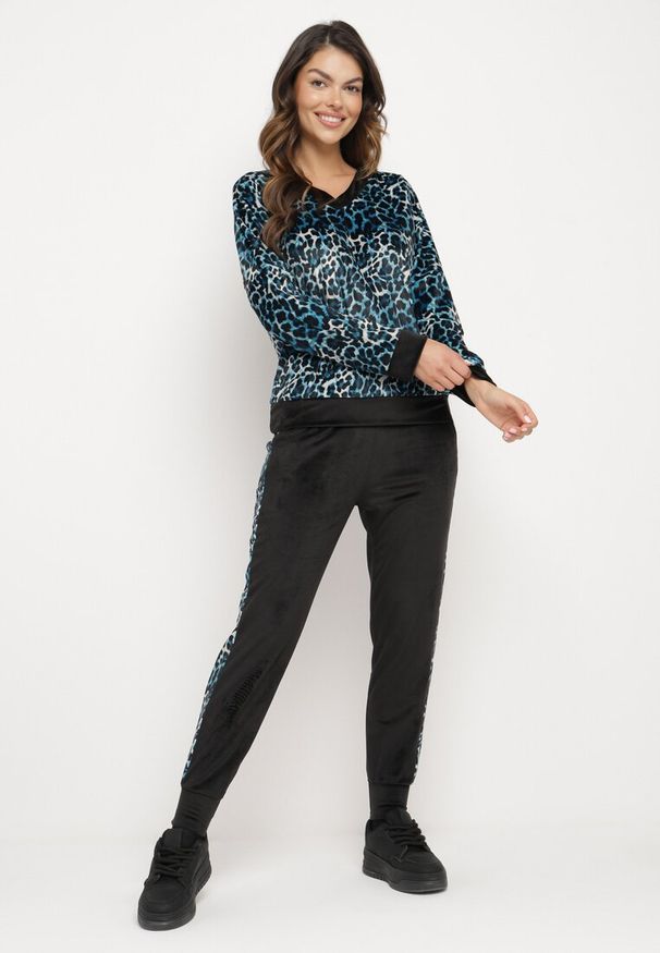 Born2be - Niebiesko-Czarny Welurowy Komplet Dresowy w Panterkę Bluza i Spodnie z Lampasami Avathirae. Kolor: niebieski. Materiał: welur, dresówka. Wzór: motyw zwierzęcy