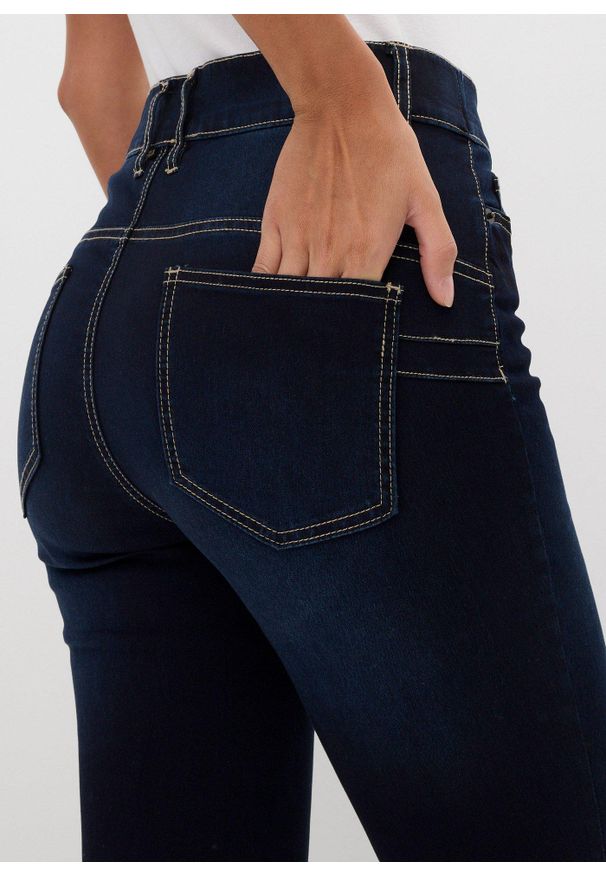 bonprix - Dżinsy o kroju slim fit, z dużą zawartością stretchu, high waist. Stan: podwyższony. Kolor: niebieski