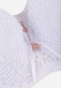 Renee - Biały Koronkowy Biustonosz z Metaliczną Aplikacją Dorzedi. Kolor: biały. Materiał: koronka. Rodzaj stanika: przezroczysty. Wzór: aplikacja #4