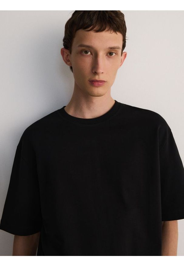 Reserved - T-shirt boxy - czarny. Kolor: czarny. Materiał: bawełna, dzianina