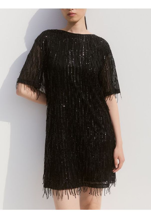 Reserved - Cekinowa sukienka mini - czarny. Kolor: czarny. Materiał: dzianina. Typ sukienki: proste. Długość: mini