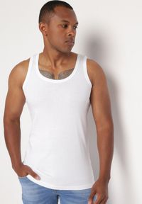Born2be - Biała Klasyczna Koszulka Bez Rękawów Tank Top Clecotia. Kolor: biały. Długość rękawa: bez rękawów #4