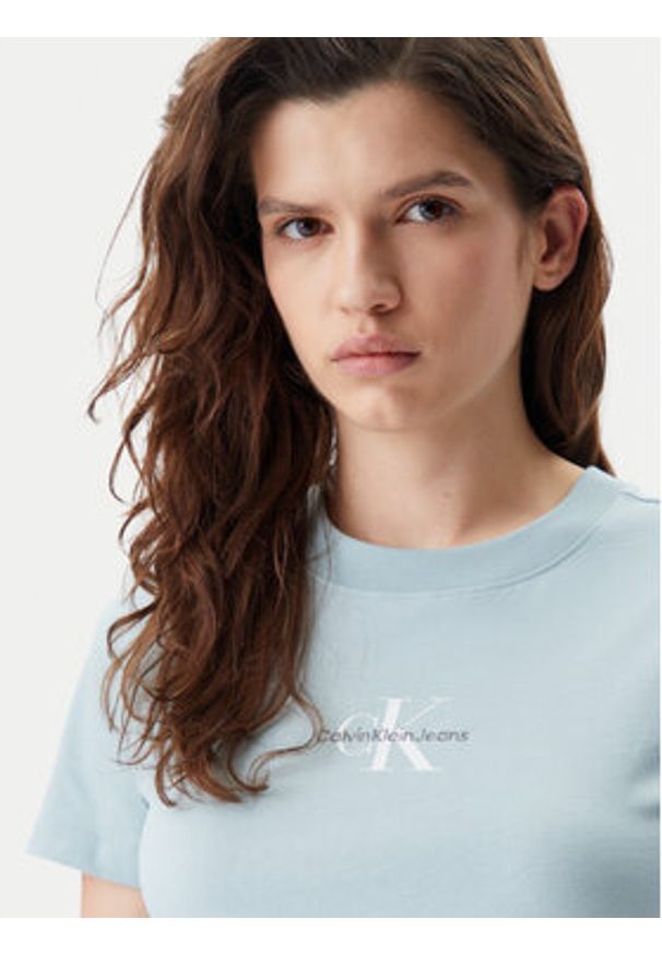 Calvin Klein Jeans T-Shirt Baby Tee J20J223113 Niebieski Slim Fit. Kolor: niebieski. Materiał: bawełna