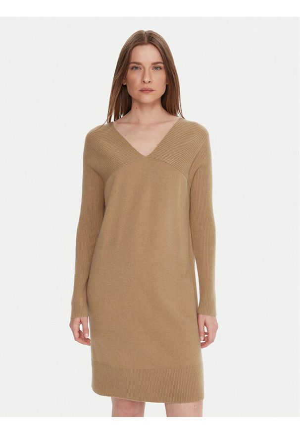 United Colors of Benetton - United Colors Of Benetton Sukienka dzianinowa 1044DV02C Beżowy Relaxed Fit. Kolor: beżowy. Materiał: wełna