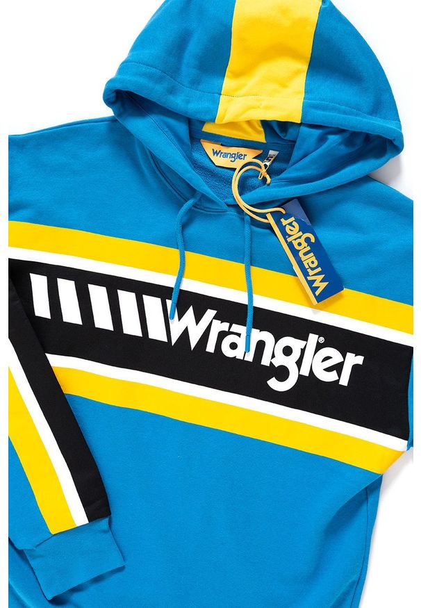 Wrangler - BLUZA WRANGLER B&Y HOODIE MEDITERRANEAN BLUE W6610HABR 112130642. Typ kołnierza: kaptur. Wzór: kolorowy