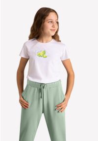 Volcano - Biała bluzka dziewczęca z limonką T-LEMON JUNIOR. Kolor: biały. Materiał: jeans, skóra, bawełna. Długość rękawa: krótki rękaw. Długość: krótkie. Wzór: nadruk. Sezon: lato. Styl: klasyczny #1