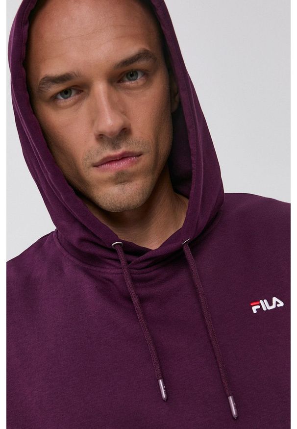 Fila Bluza męska kolor fioletowy z kapturem gładka. Typ kołnierza: kaptur. Kolor: fioletowy. Materiał: bawełna, dzianina. Wzór: gładki