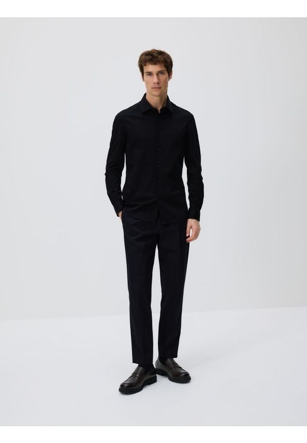 Reserved - Koszula slim z bawełny egipskiej - czarny. Kolor: czarny. Materiał: bawełna