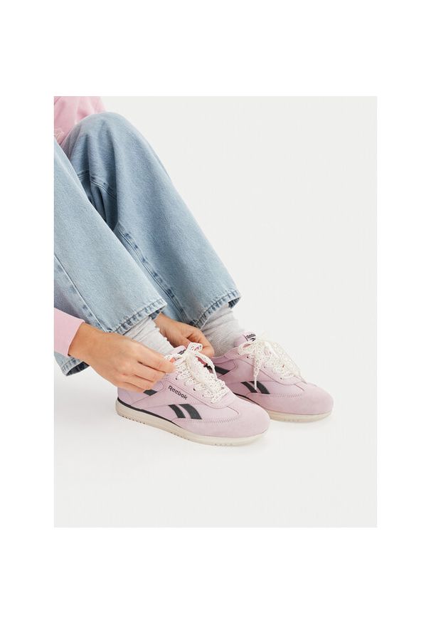Sneakersy Reebok. Kolor: różowy