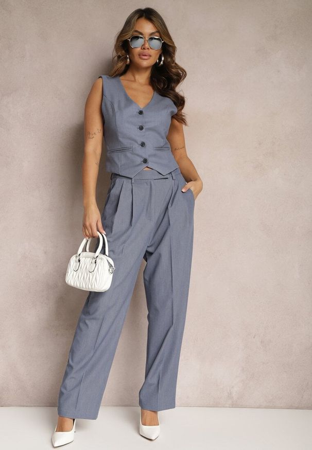 Renee - Niebieskie Spodnie High Waist w Garniturowym Stylu z Kieszeniami Junife. Stan: podwyższony. Kolor: niebieski