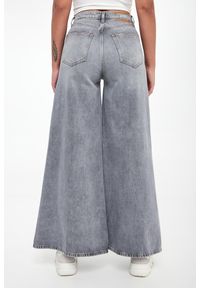 Liu Jo - Jeansy damskie z wysokim stanem LIU JO. Stan: podwyższony #3