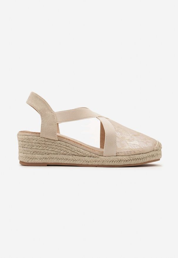 Born2be - Beżowe Sandały na Niskim Koturnie Ozdobione Koronką i Plecionką na Podeszwie Ailassa. Kolor: beżowy. Materiał: koronka. Wzór: aplikacja, koronka. Sezon: lato. Obcas: na koturnie