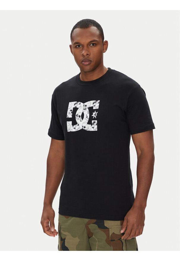 DC T-Shirt ADYZT05461 KVJ0 Czarny Regular Fit. Kolor: czarny. Materiał: bawełna