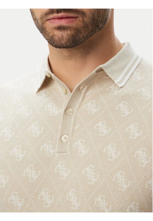 Guess Polo M6YR10 Z0915 Beżowy Regular Fit. Typ kołnierza: polo. Kolor: beżowy. Materiał: syntetyk