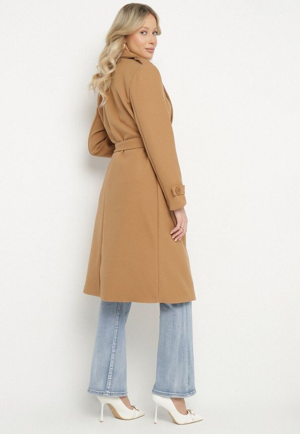 Born2be - Beżowy Płaszcz Jednorzędowy z Paskiem Phaedropis. Okazja: na co dzień. Kolor: beżowy. Materiał: jeans. Długość rękawa: długi rękaw. Długość: długie. Styl: casual, elegancki, klasyczny