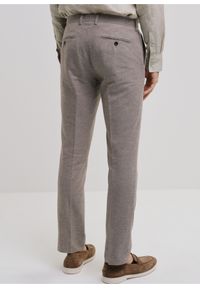 Ochnik - Beżowe spodnie garniturowe męskie. Kolor: beżowy. Materiał: bawełna #4