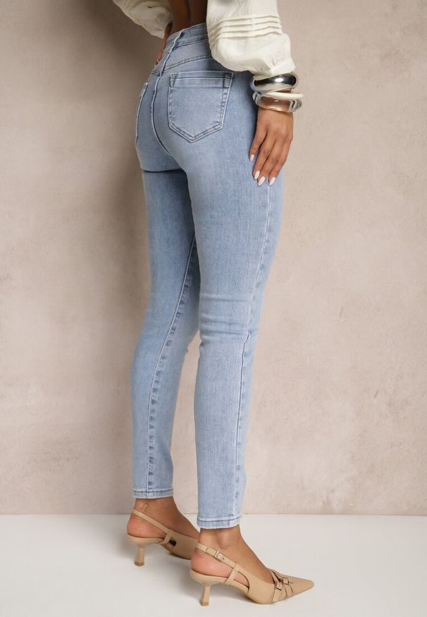 Renee - Jasnoniebieskie Jeansy z Bawełny Typu Slim Felindrae. Okazja: na co dzień. Kolor: niebieski. Styl: elegancki, casual