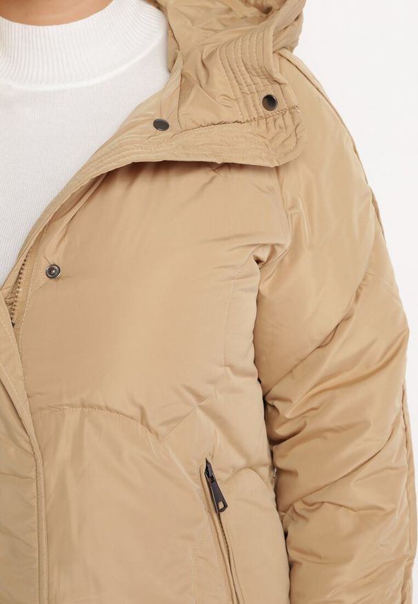 Born2be - Beżowa Pikowana Kurtka z Kapturem Fariana. Typ kołnierza: kaptur. Kolor: beżowy