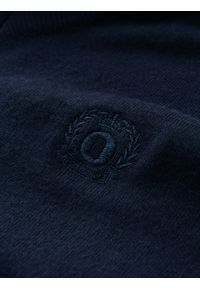 Ombre Clothing - Męski elegancki sweter BASIC V-neck z wiskozą – granatowy V2 - Rozmiar: M. Okazja: do pracy, na co dzień. Typ kołnierza: dekolt w serek. Kolor: niebieski. Materiał: wiskoza. Wzór: haft. Styl: elegancki