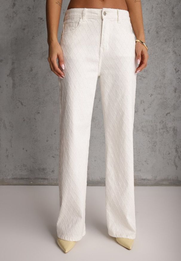 Renee - Białe Jeansy High Waist Wide Leg z Bawełną z Ozdobnymi Przeszyciami w Romby Hetana. Okazja: na spacer, na co dzień. Stan: podwyższony. Kolor: biały. Styl: casual, elegancki, klasyczny