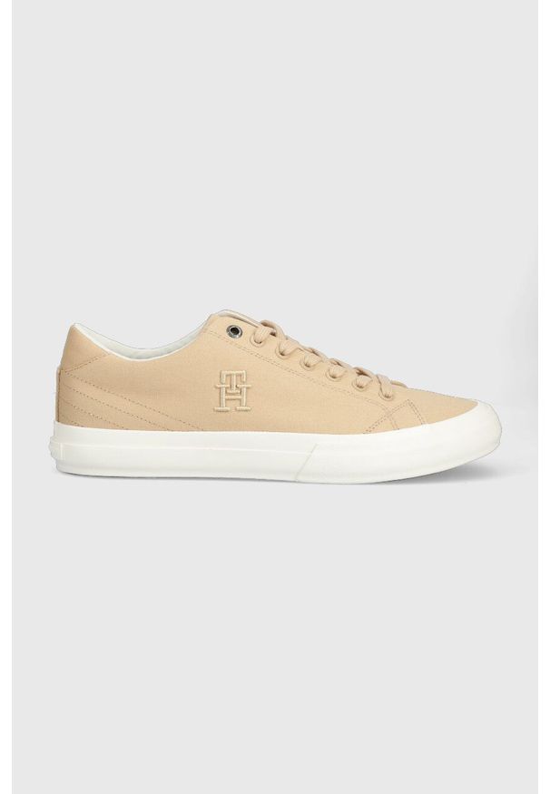 TOMMY HILFIGER - Tommy Hilfiger tenisówki TH HI VULC STREET LOW męskie kolor beżowy FM0FM04688. Nosek buta: okrągły. Kolor: beżowy. Materiał: materiał, włókno, guma. Styl: street