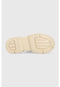 Steve Madden klapki Activator damskie kolor beżowy na platformie SM11002460. Kolor: beżowy. Materiał: materiał. Wzór: gładki. Obcas: na platformie #2