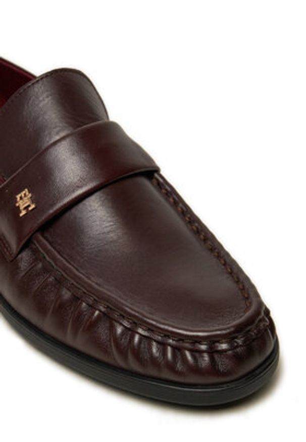 TOMMY HILFIGER - Tommy Hilfiger Lordsy Loafer Soft Nappa Pleated Toe FW0FW08362 Bordowy. Kolor: czerwony. Materiał: skóra