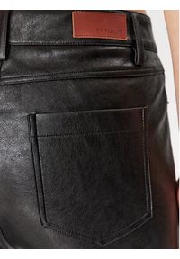 Tatuum Spodnie z imitacji skóry Moria T2316.139 Czarny Slim Fit. Kolor: czarny. Materiał: syntetyk, skóra
