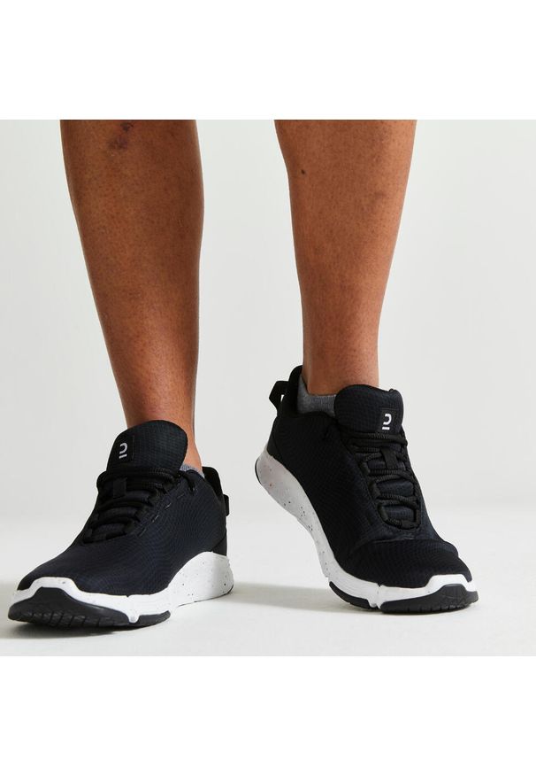 DOMYOS - Buty fitness męskie Domyos 100. Kolor: czarny, biały, wielokolorowy. Materiał: mesh, kauczuk. Sport: fitness