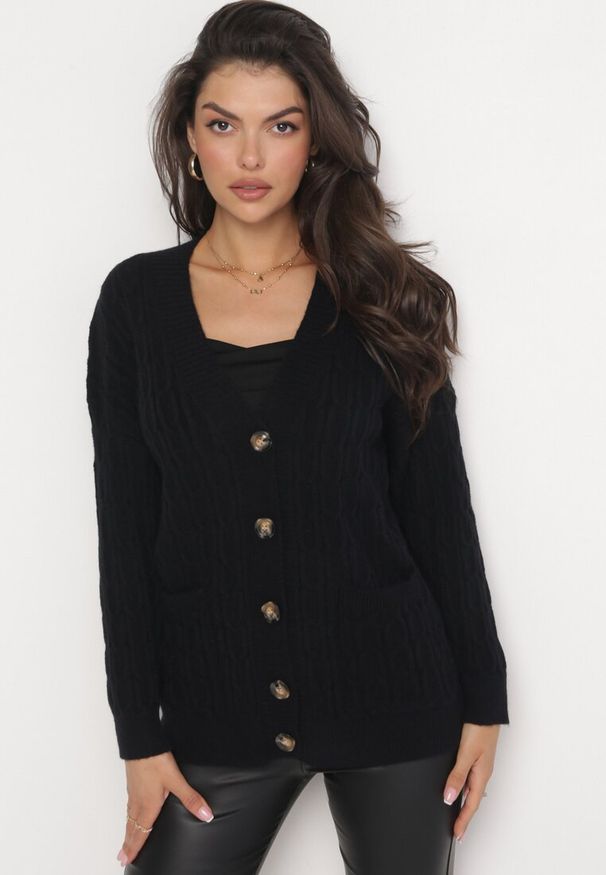 Born2be - Czarny Kardigan Zapinany na Guziki z Kieszeniami i Ściągaczami Kaizlia. Kolor: czarny