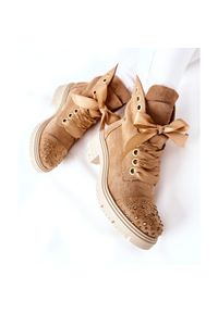 Zamszowe Botki Workery Lewski Shoes Wiązane 3069 Piaskowe brązowe. Kolor: brązowy. Materiał: zamsz. Wzór: aplikacja
