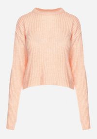 Born2be - Jasnoróżowy Sweter o Pudełkowym Kroju z Prążkowanym Tłoczeniem Omelis. Okazja: na co dzień. Kolor: różowy. Materiał: prążkowany. Długość rękawa: długi rękaw. Długość: długie. Styl: elegancki, casual