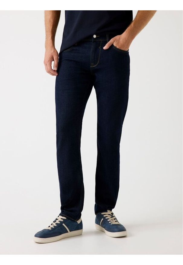 Guess Jeansy 179496 Niebieski Regular Fit. Kolor: niebieski