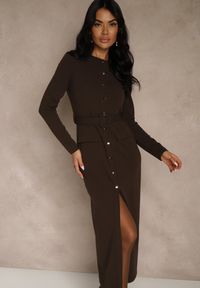 Renee - Brązowa Koszulowa Sukienka z Wiskozą Ozdobiona Paskiem i Guzikami Vetionna. Okazja: na co dzień, na imprezę. Kolor: brązowy. Materiał: wiskoza. Wzór: aplikacja. Typ sukienki: koszulowe. Styl: casual, elegancki. Długość: midi #4