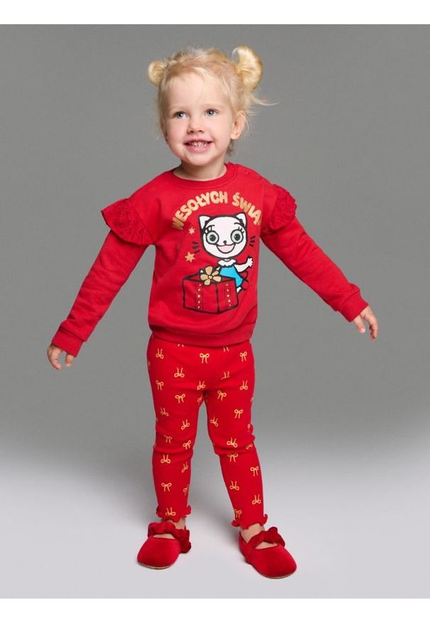 Sinsay - Bluza Kicia Kocia - czerwony. Typ kołnierza: kołnierz z falbankami. Kolor: czerwony. Długość rękawa: długi rękaw. Długość: długie. Wzór: ażurowy, napisy. Styl: wizytowy