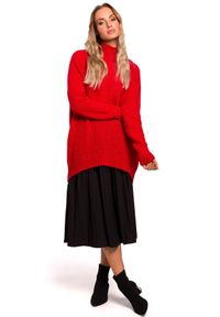 Polskie swetry - Sweter damski oversize asymetryczny sweter z wełną czerwony. Okazja: do pracy, na spacer, na co dzień. Kolor: czerwony. Materiał: wełna. Długość rękawa: długi rękaw. Długość: krótkie. Sezon: jesień, zima. Styl: klasyczny, casual, elegancki #3