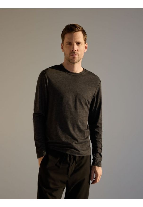 Reserved - Longsleeve z wełny merino - ciemnoszary. Kolor: szary. Materiał: wełna. Długość rękawa: długi rękaw