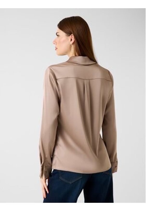 Guess Koszula W5RH40 WFQC2 Brązowy Regular Fit. Kolor: brązowy. Materiał: syntetyk