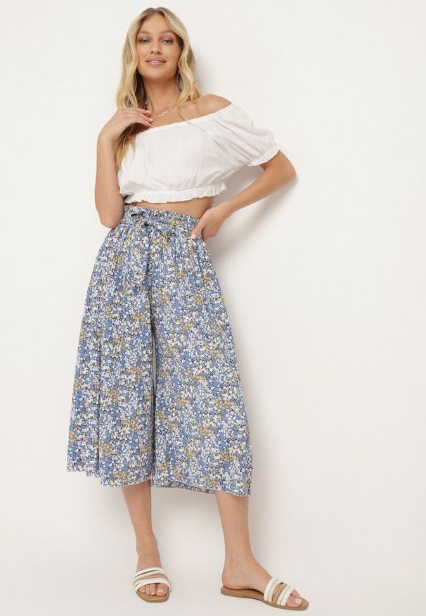 Born2be - Niebieskie Szerokie Plisowane Spodnie z Bawełną i Gumką w Talii Wiązane Paskiem Closofia. Okazja: na spotkanie biznesowe, do pracy. Stan: podwyższony. Kolor: niebieski. Materiał: bawełna. Styl: biznesowy, klasyczny