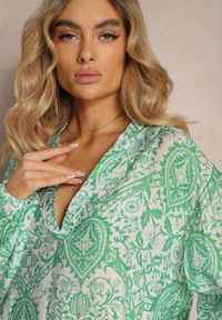 Renee - Zielona Kwiecista Sukienka o Rozkloszowanym Kroju z Dekoltem w Serek Nerpia. Typ kołnierza: dekolt w serek. Kolor: zielony. Długość rękawa: krótki rękaw. Sezon: lato, wiosna #3