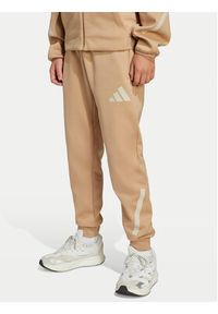 Adidas - adidas Spodnie dresowe Z.N.E. JW4002 Beżowy Tapered Leg. Kolor: beżowy. Materiał: bawełna #4