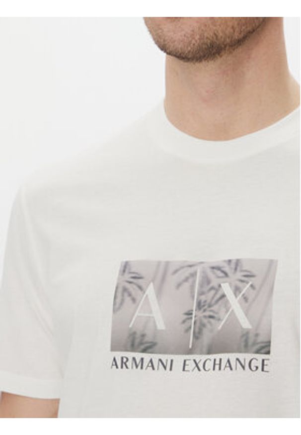 Armani Exchange T-Shirt XM000555 AF10358 U0009 Biały Regular Fit. Kolor: biały. Materiał: bawełna