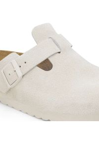 Birkenstock - BIRKENSTOCK Boston Soft Footbed Suede Leathe Klapki damskie. Kolor: biały. Materiał: materiał, zamsz. Styl: klasyczny #2
