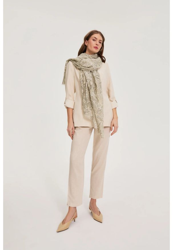 MOODO - Wzorzysty szal oliwkowy. Kolor: oliwkowy. Materiał: poliester