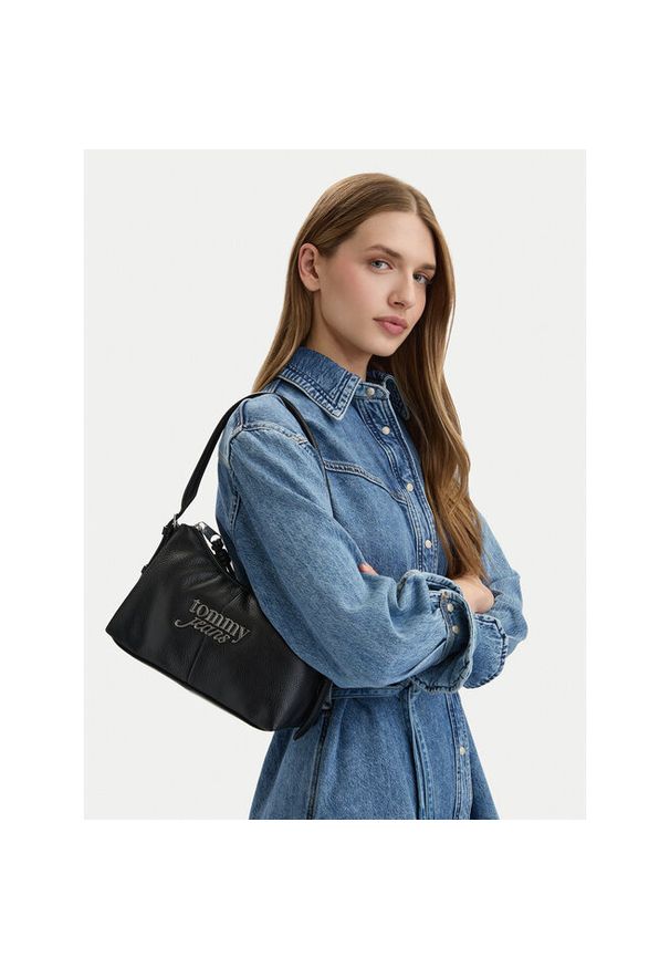 Torebka Tommy Jeans. Kolor: czarny