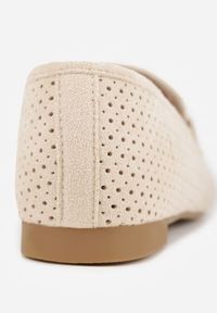 Renee - Beżowe Mokasyny VICES z Ażurową Cholewką i Frędzlami Hyrilea. Okazja: na co dzień. Kolor: beżowy. Materiał: jeans. Szerokość cholewki: normalna. Wzór: ażurowy. Styl: casual, street, boho #3